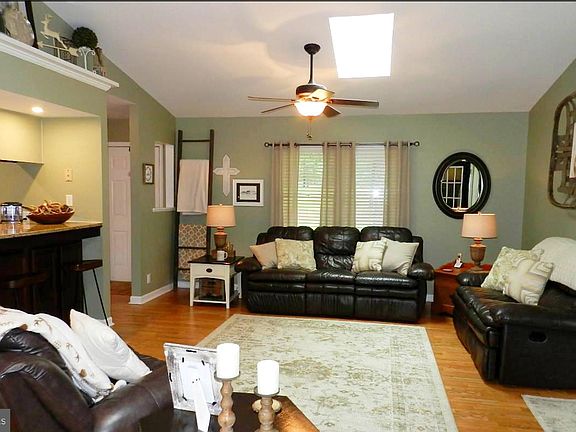 4th image of 18345 White Pine Dr