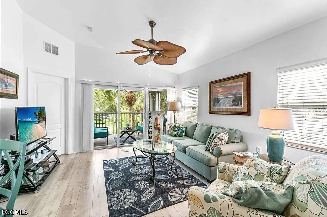 2 bed, 2.0 bath, 956 sqft, $3,200 — Photo 4