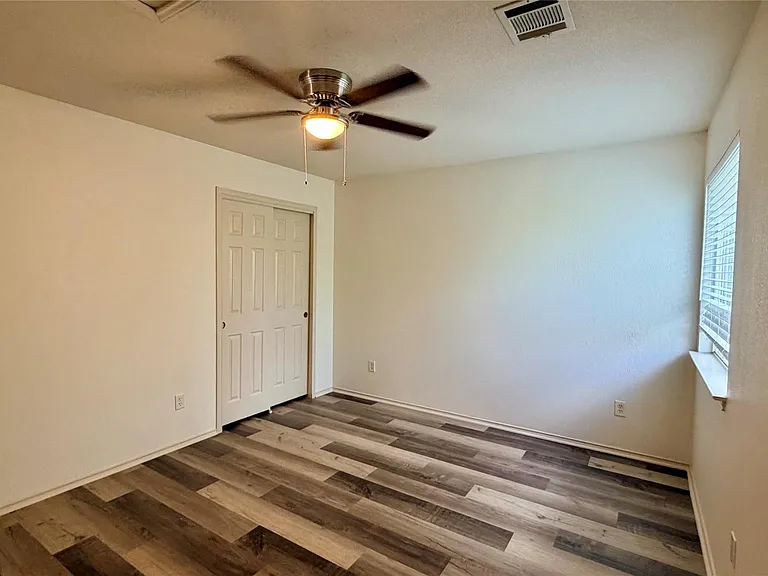 1005 Traci Michelle Dr — Photo 16