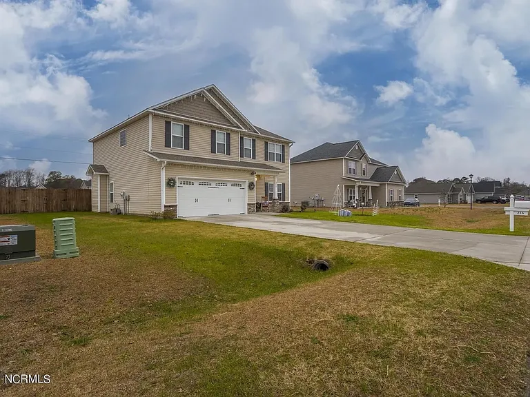 216 Adagio Trl — Photo 2