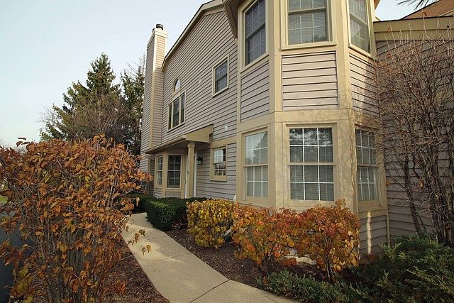 1st image of 3272 Carriage Way Dr