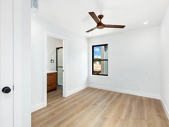 5th image of 107 Confluence Rd #2