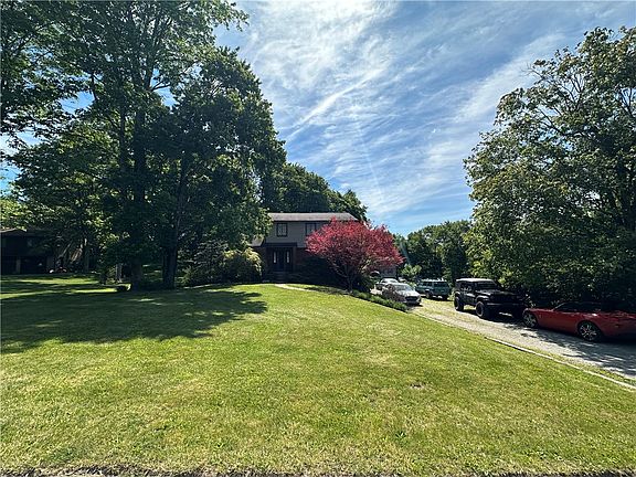 3rd image of 1745 Washington Rd