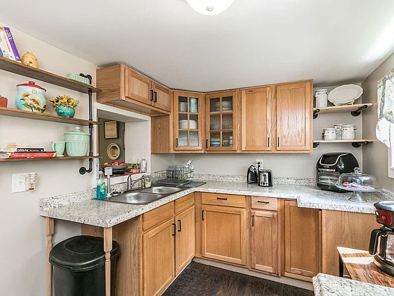 3rd image of 61 Artillery Ln