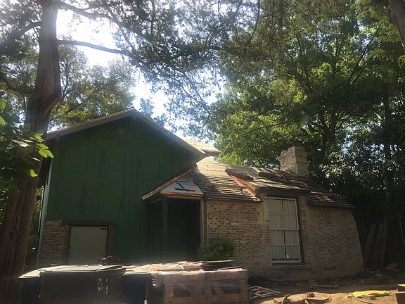 4th image of 1242 Woodlawn Ave