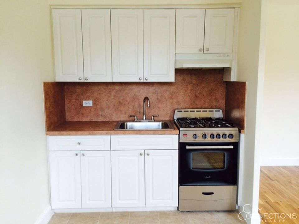 2nd image of 19 Hamilton Ter APT 6L
