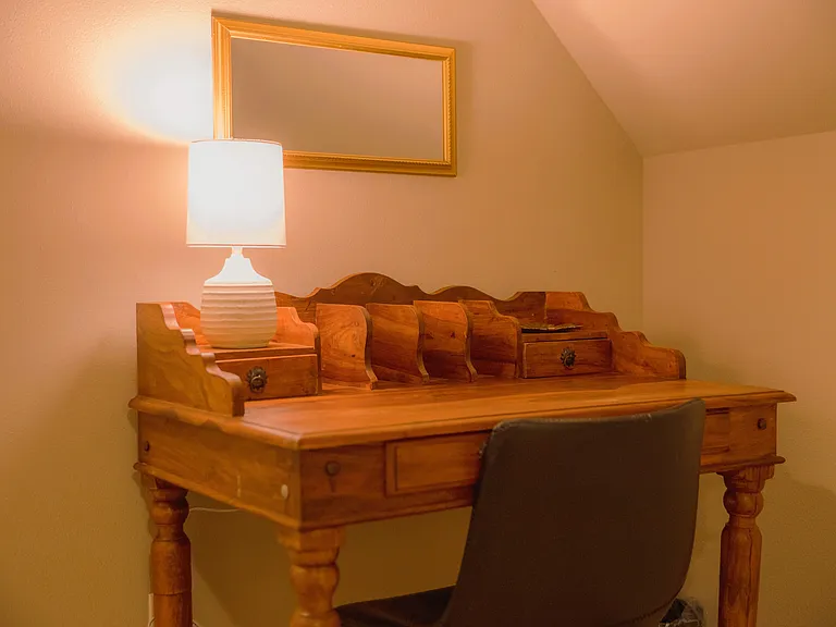Workspace in Lrg bedroom upstairs.