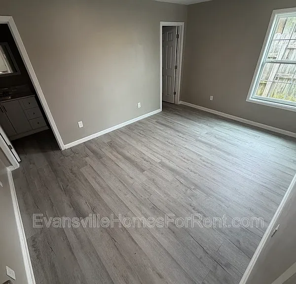 1404 Oakley St — Photo 10