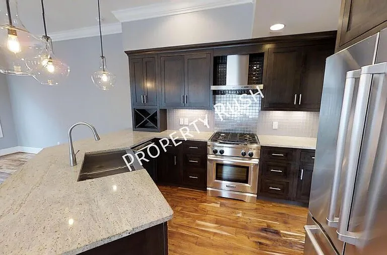 105 E 3rd St — Photo 15