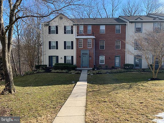 3rd image of 640 Newbridge Ct #5