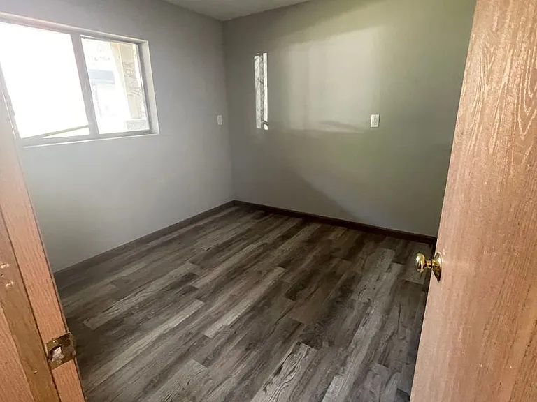 50 E 11th Ave — Photo 33