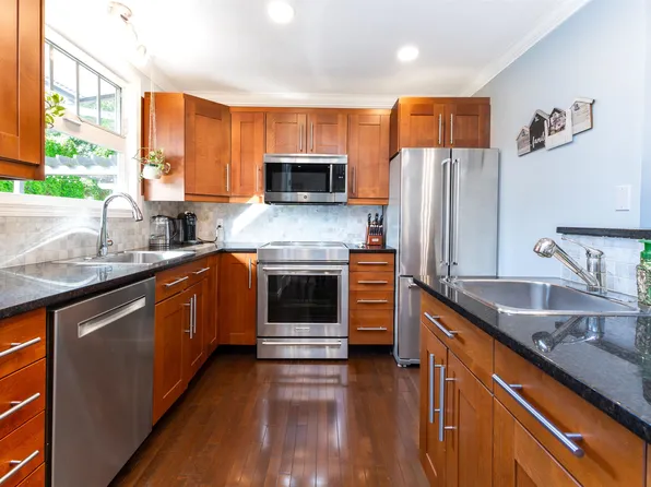 20290 Grade Cres, Langley, BC V3A 4J6