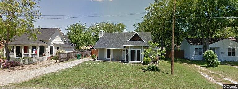 1st image of 305 S Main St