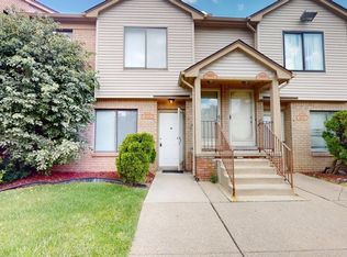 24104 Avon Ln, Clinton Township, MI 48036