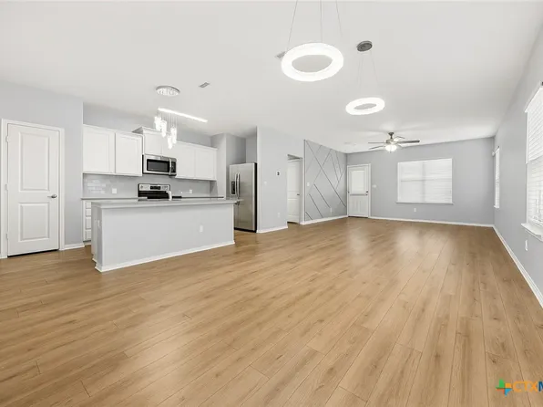 421 Perfect World Loop, Jarrell, TX 76537