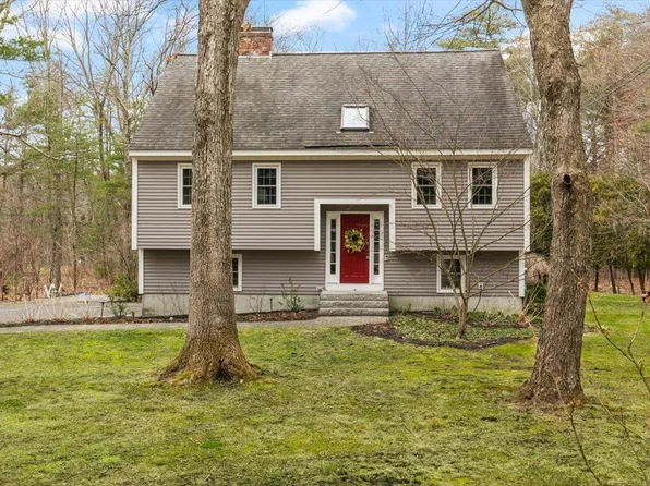 12 Golden Oaks Drive, Salem, NH 03079