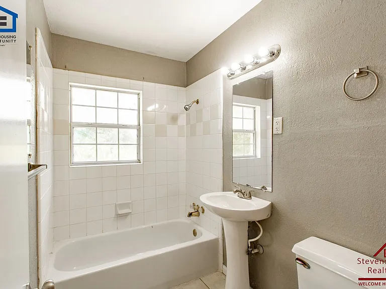 2610 NW Lindy Ave — Photo 47