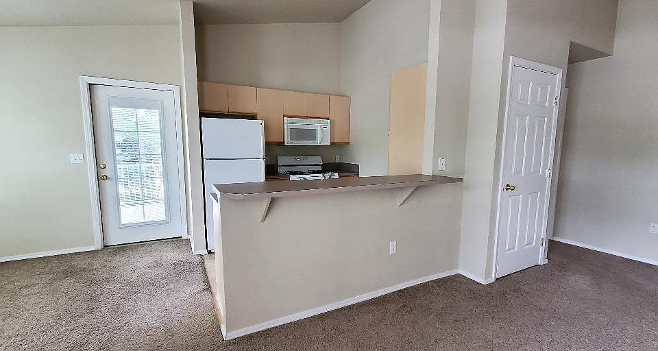 Breakfast Bar/Kitchen