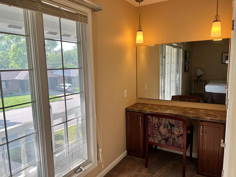 523 Garden Ct — Photo 9