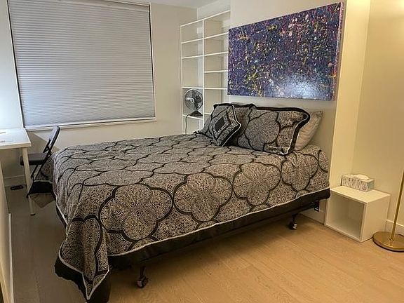 3rd image of 1500 W Hornby St #1010