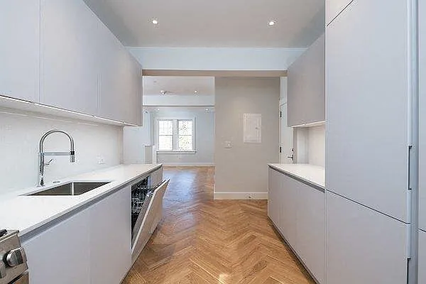 Forest Court — Photo 3