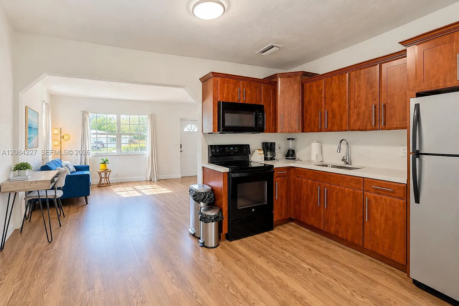 South Hollywood Amd Plat — Photo 4