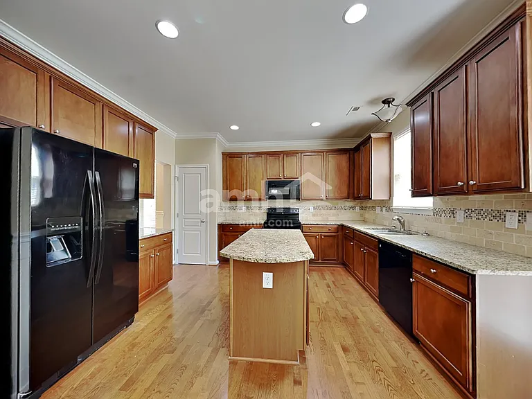 1748 Main Divide Dr — Photo 3