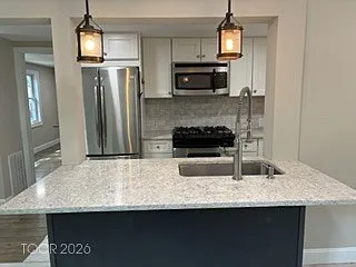6 Standish Ln — Photo 5