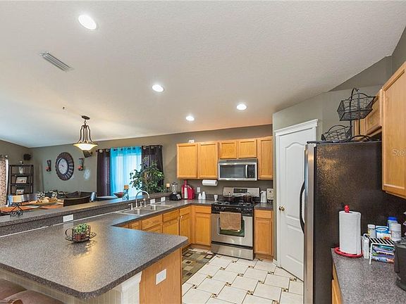 5th image of 7533 Oxford Garden Cir