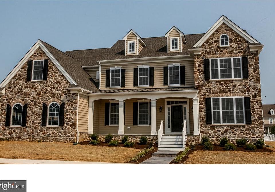 1st image of 338 Ellenwood Dr