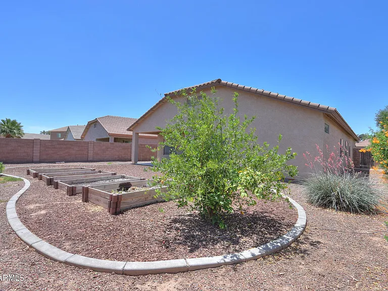 44092 W Stonecreek Rd — Photo 29