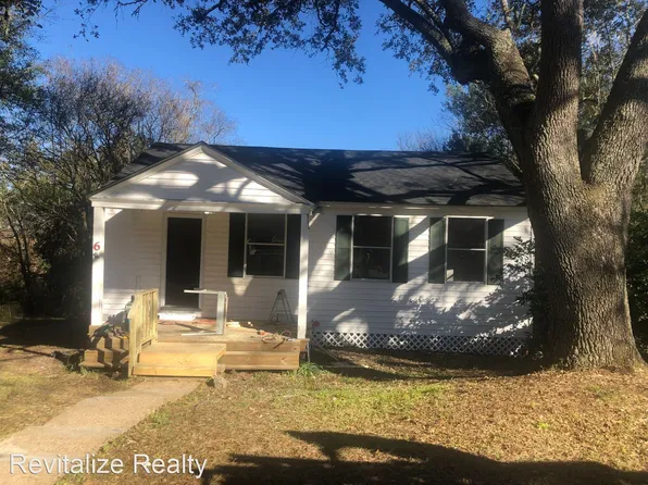 6 Ryan St, Chickasaw, AL 36611