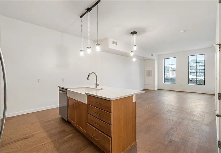 2635 Penn Ave #304 — Photo 4