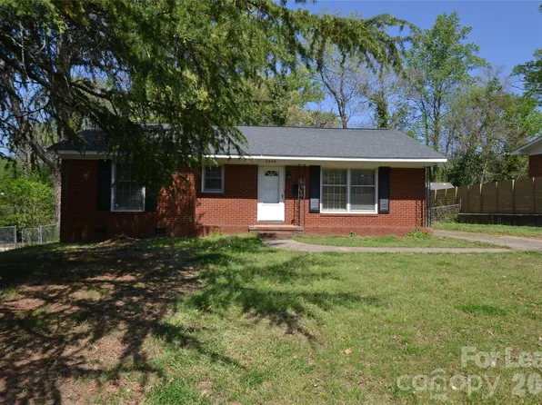 3844 Crestridge Dr, Charlotte, NC 28217