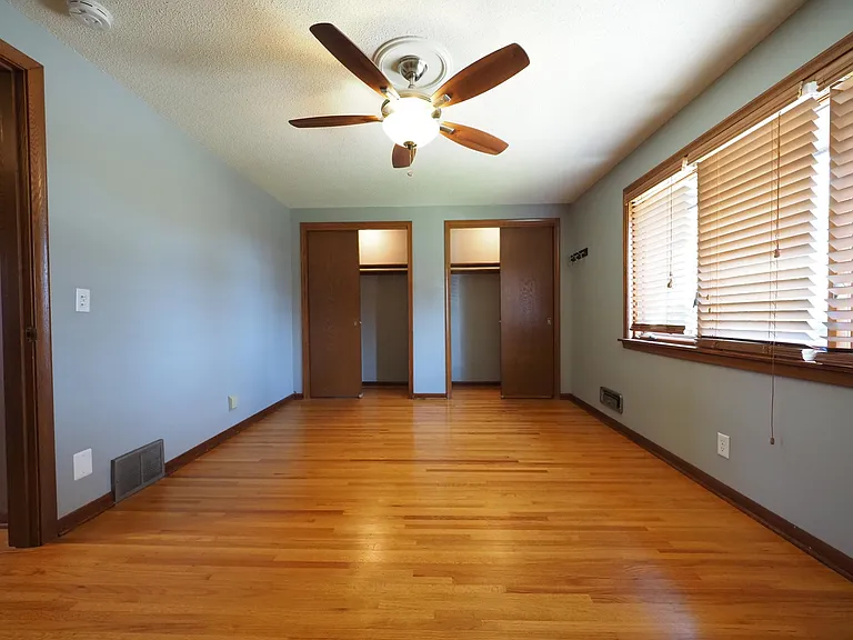 MASTER BEDROOM (Will fit king size bed and full dresser)