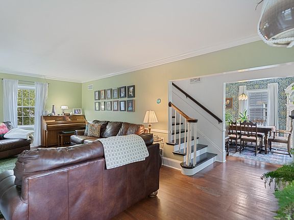 3rd image of 1207 Kilian Blvd SE