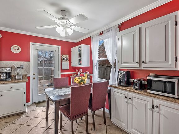 5th image of 200 Bonnaoaks Dr