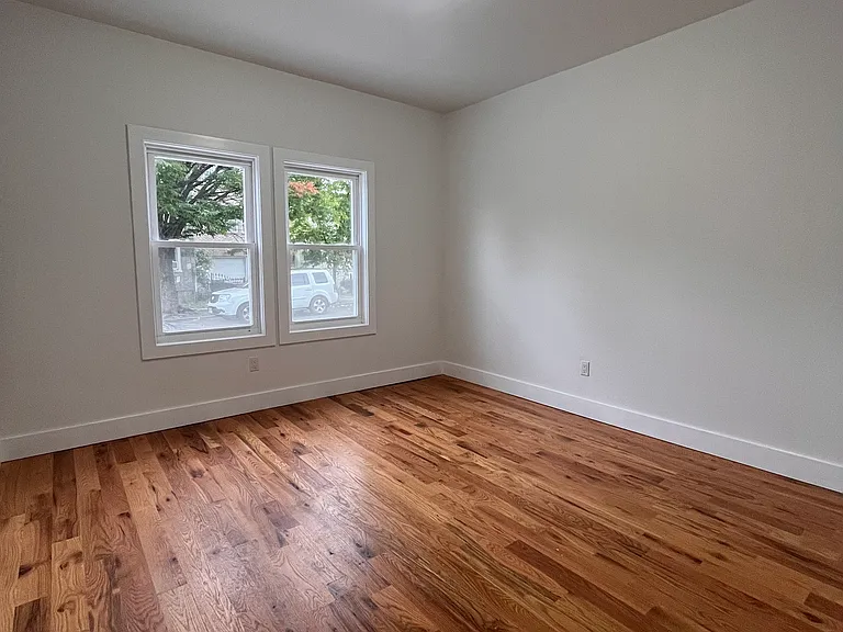 38 Tillinghast St #1R — Photo 4