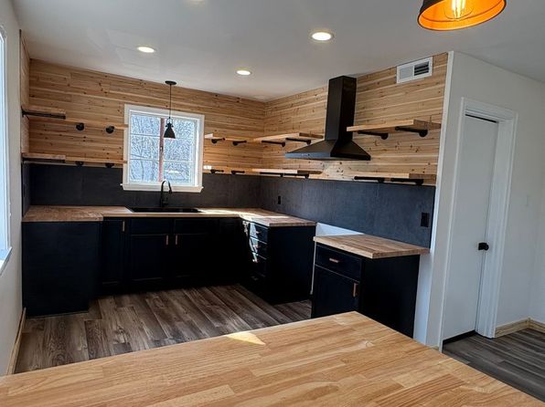 502 W Lexington Ave #1