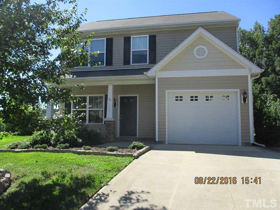 1st image of 823 Blue Lake Dr