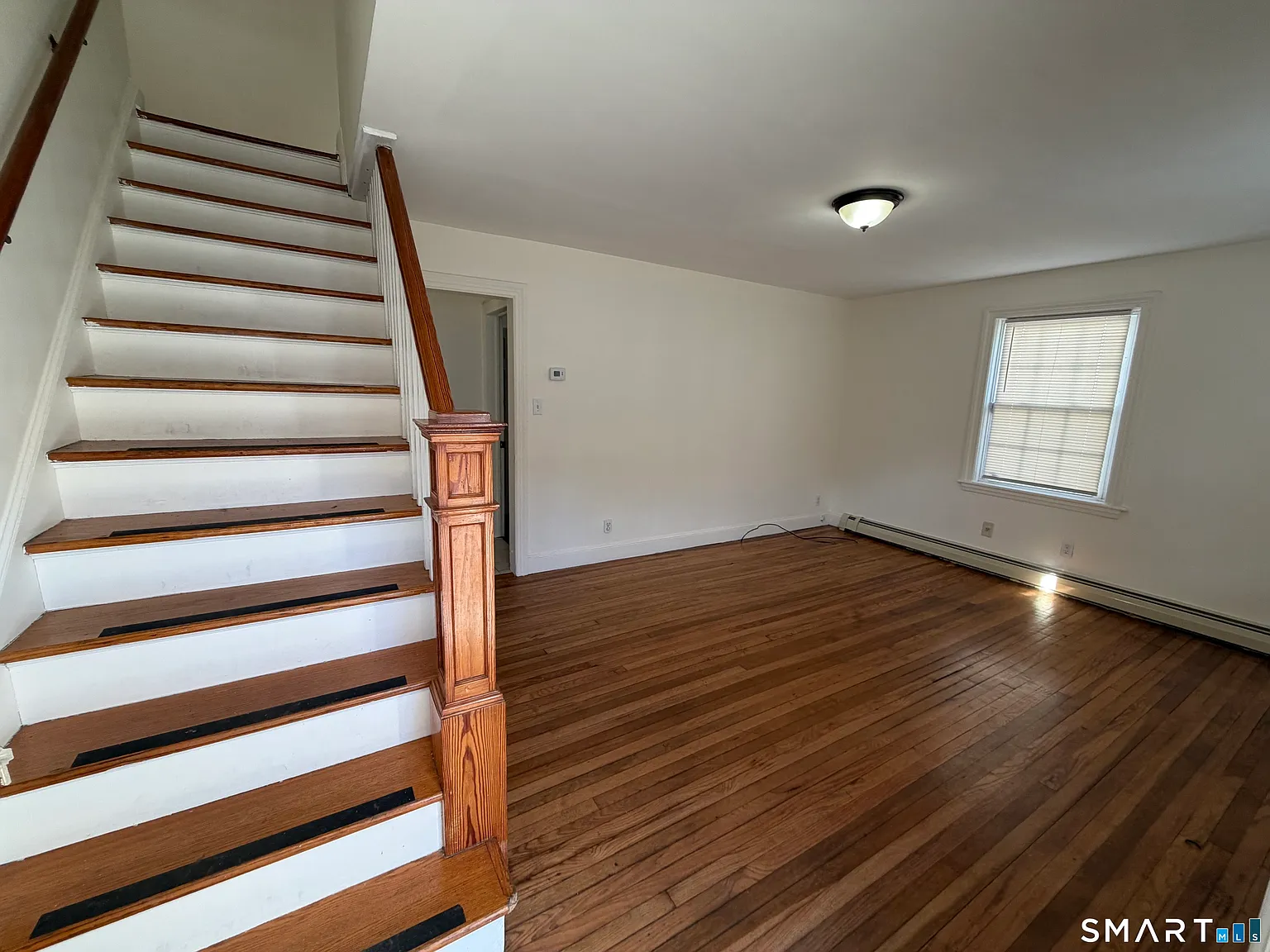 3 bed, 1.0 bath, 1125 sqft, $2,200 — Photo 4