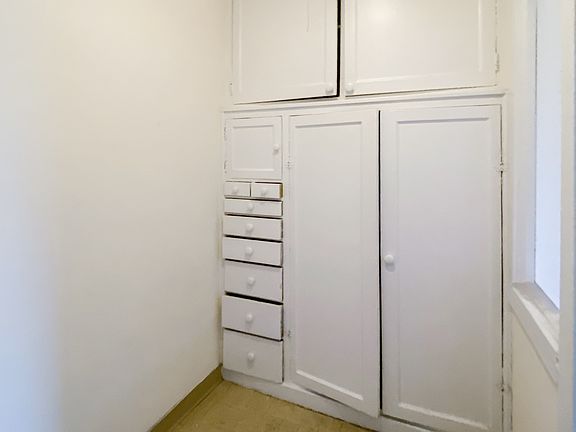 3rd image of 540 1/2 W Briar Pl #3E