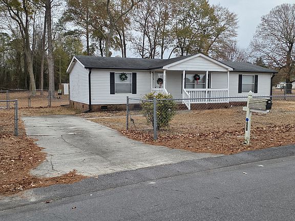 2nd image of 850 Sara Ln