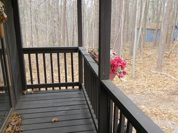 Entry Deck
