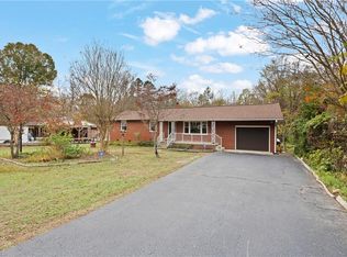 122 Debanne Rd, Mc Leansville, NC 27301