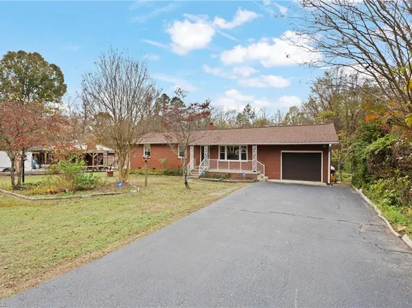 122 Debanne Rd, Mc Leansville, NC 27301