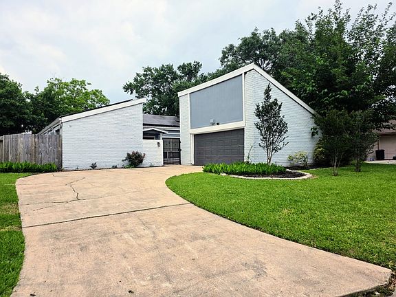 3rd image of 13906 Ella Lee Ln