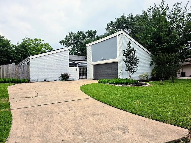 13906 Ella Lee Ln — Photo 4