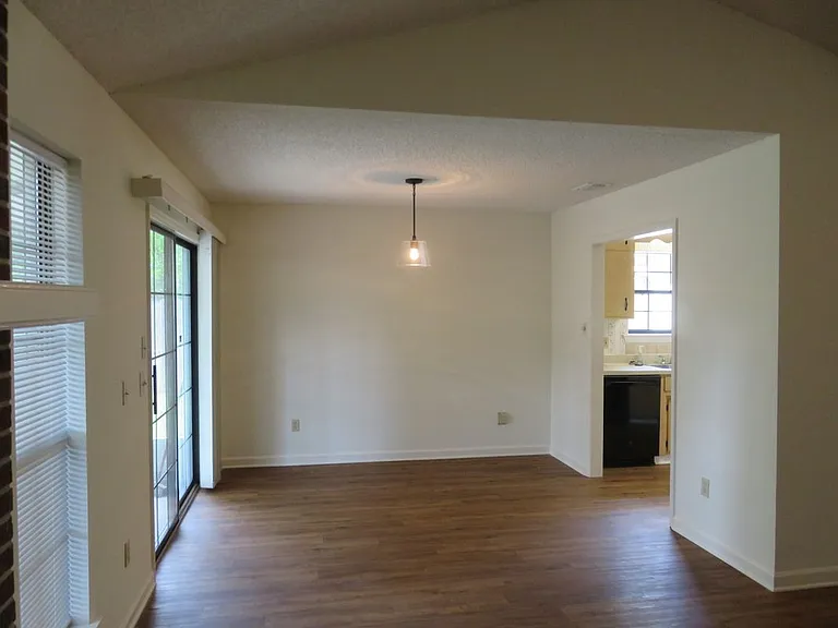 432 Merlin Way — Photo 5
