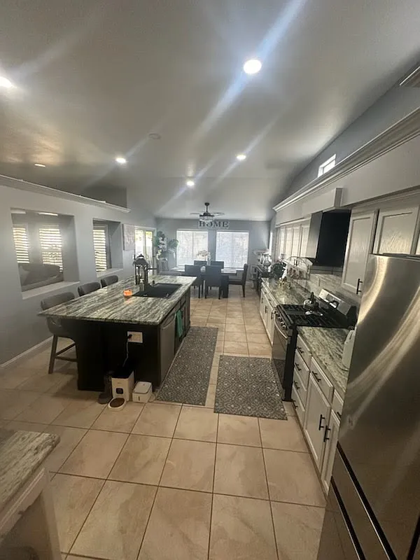 4 bed, 1934 sqft, $800 — Photo 2
